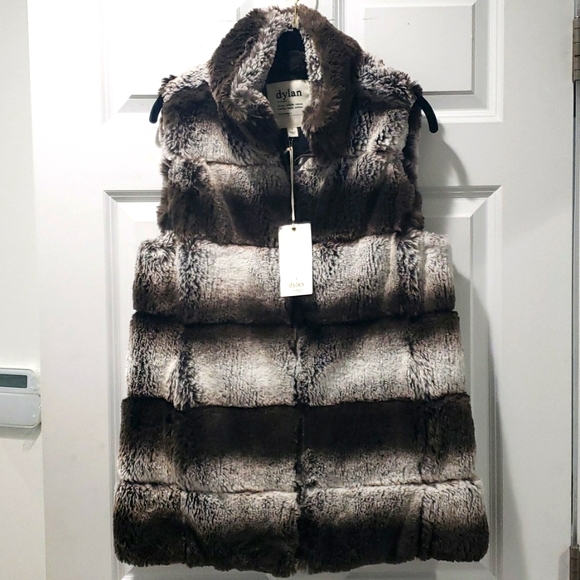 NWT Dylan by True Grit Faux Aspen Fur Love Vest Striped Chinchilla Look Size Sm - Picture 1 of 6